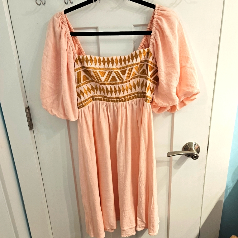 VICI EMMY EMBROIDERED PUFF SLEEVE MINI DRESS